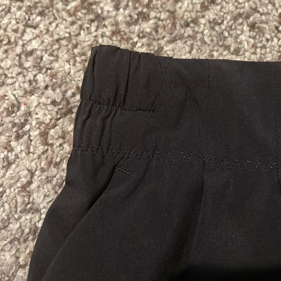 Lululemon Like New, Never Worn Flowy Everyday Ribbon Toe Shorts - Picture 3 of 9